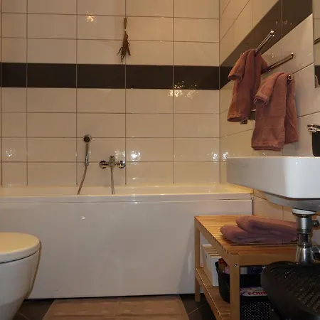 Huoneisto Riverpark - One-bedroom Near Downtown Riika