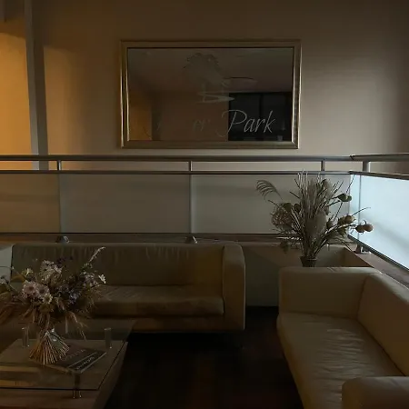 Riverpark - One-bedroom Near Downtown *